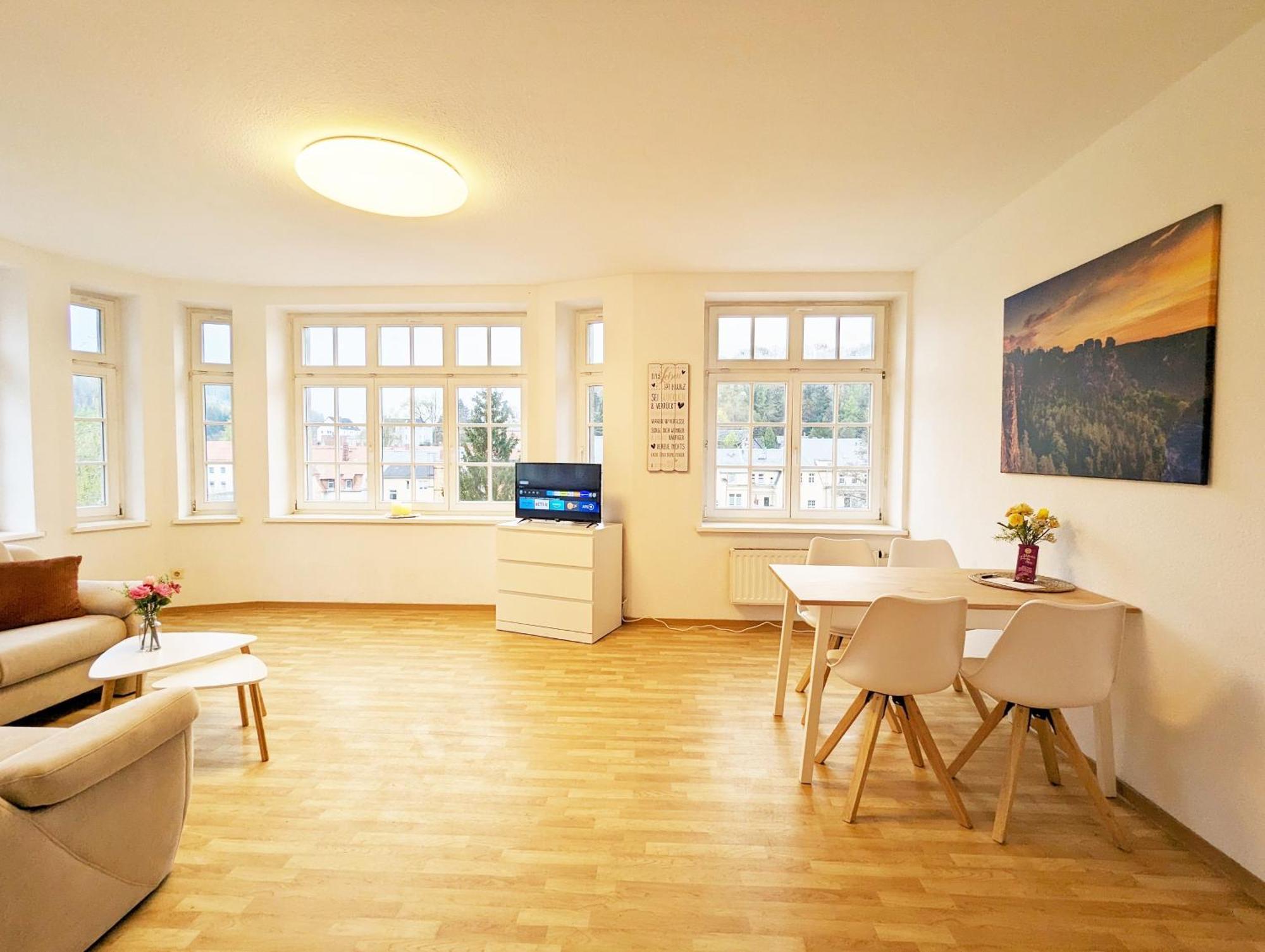 Hw3 - Urlaubsmagie - Helle, Grosse Wohnung Mit Pool Sebnitz Ngoại thất bức ảnh